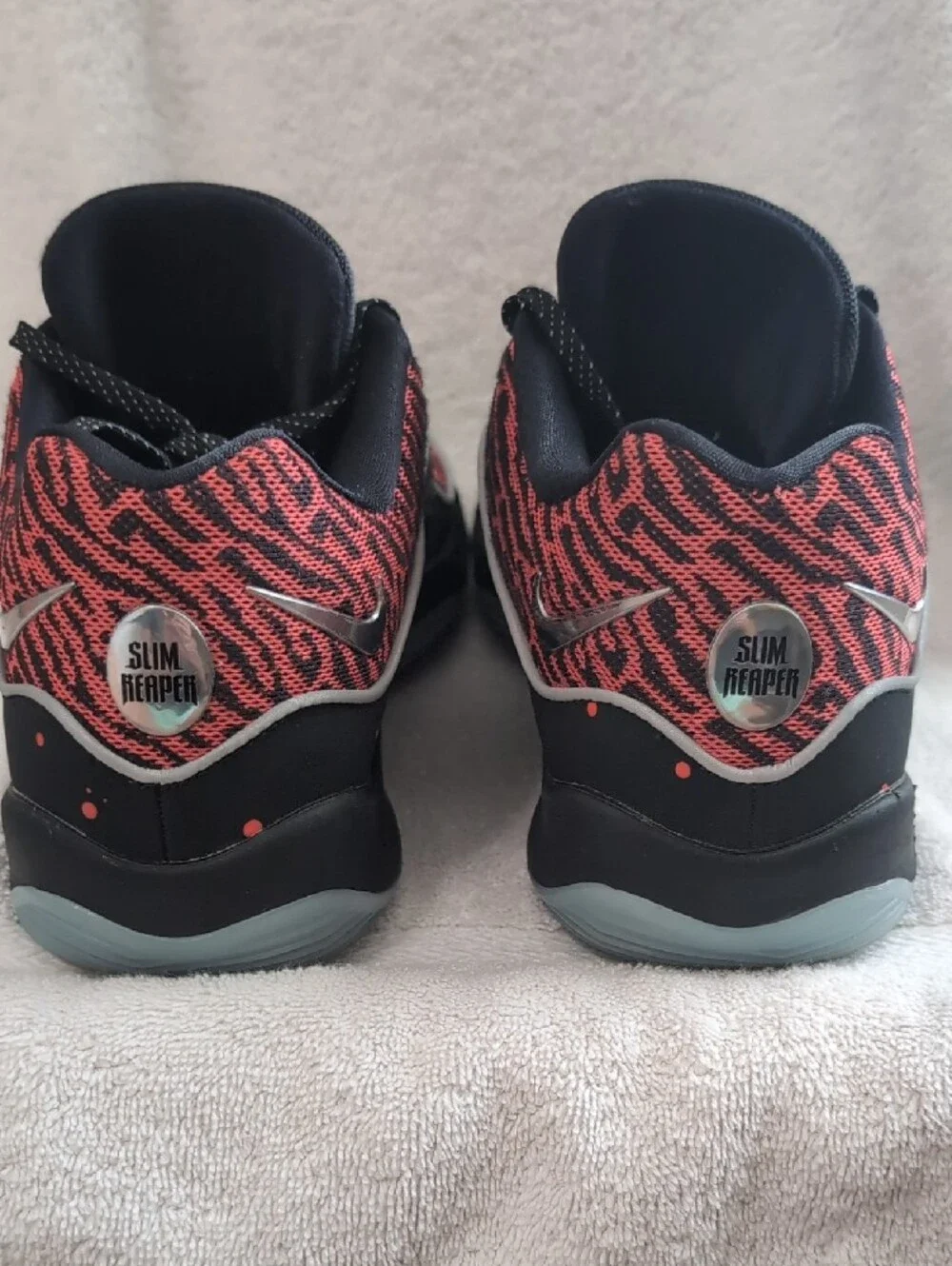Nike Men's Black and Red KD Signature Basketball Sneakers